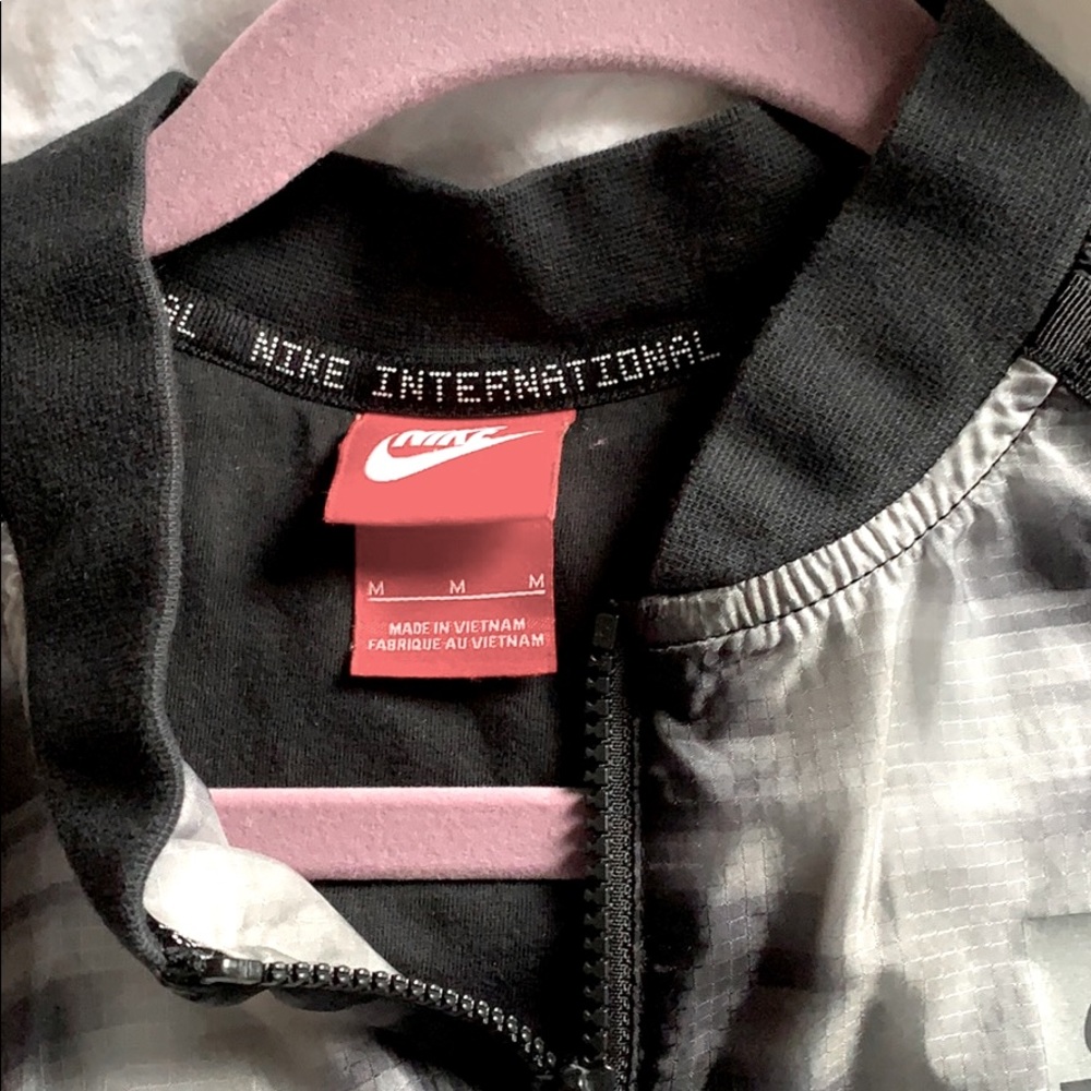 Nike Track Jacket - Picture 4 of 5